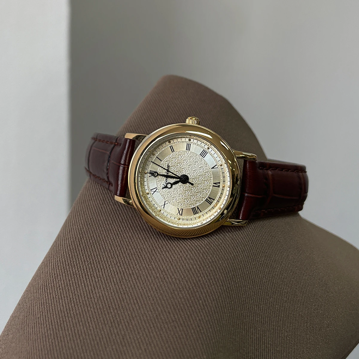 

New women's wristwatchesretro style, suitable for working women and students, affordable luxury, 2025 new style, women's gifts.