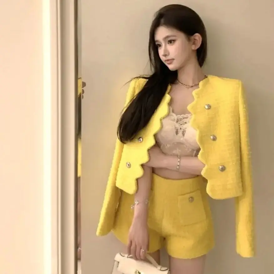 

Two-Piece Set Wavy Edges Long-Sleeved Short Jacket Straight Casual Shorts French Style Women Autumn New Style Small Style Suit