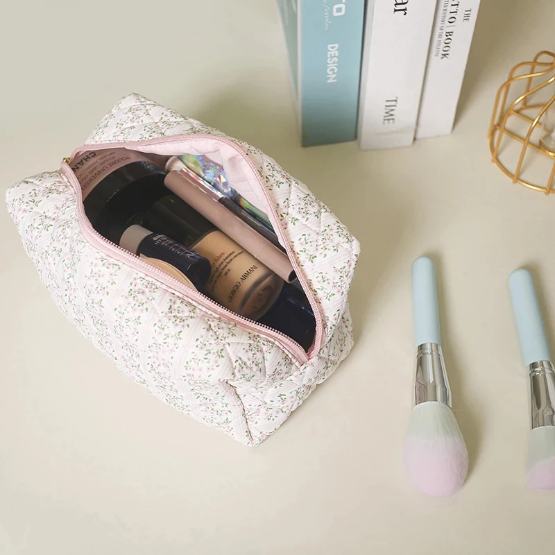 Pretty Floral Print Large Capacity Portable Makeup Bag With Zipper Cute Sweet Girls Women Travel Makeup Brush Storage Pouch