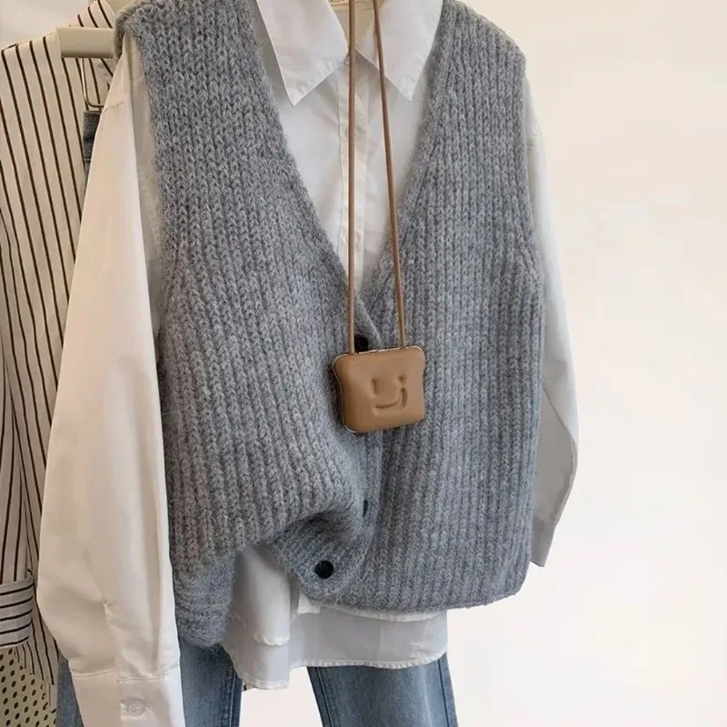 

2025 Fall Winter Oversized Waistcoat Women Chunky Yarn Sleeveless Sweater Korean Version Casual Layered Outerwear Chic Blouse