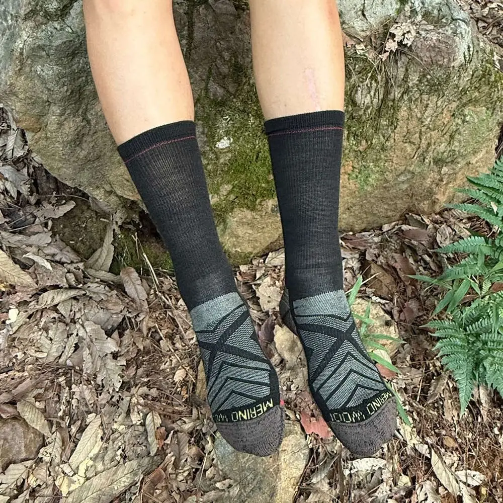 

Fuzzy Merino Wool Socks Thickened Mountaineering Winter Warm Socks Breathable Men's Walk Warm Anti-Odor Socks For Men Women