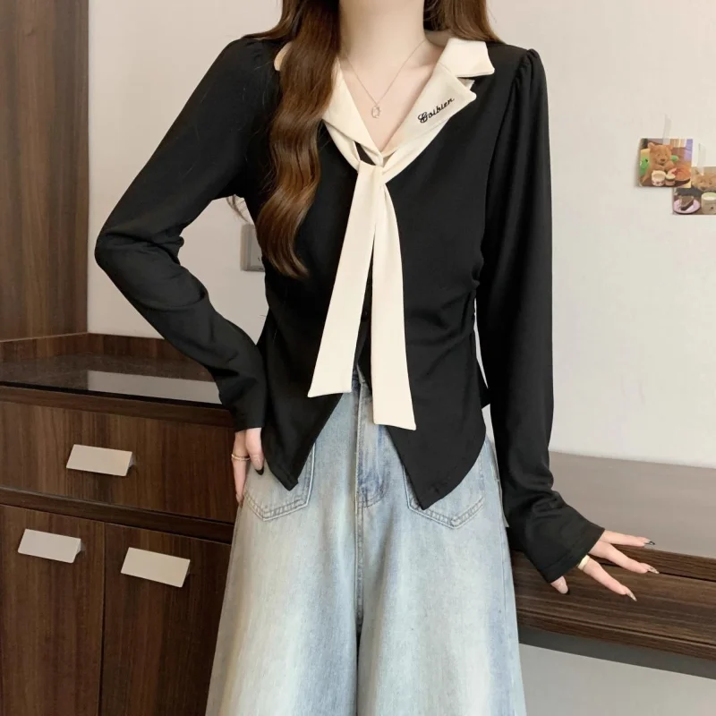 Contrast Color Right Shoulder Lapel Long-sleeved T-shirt for Women Autumn 2025 New Slim Fit Top