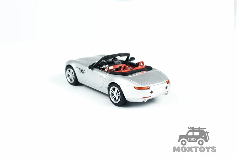 MINI GT 1:64 Z8 papel plateado/caja blister modelo de coche fundido a presión
