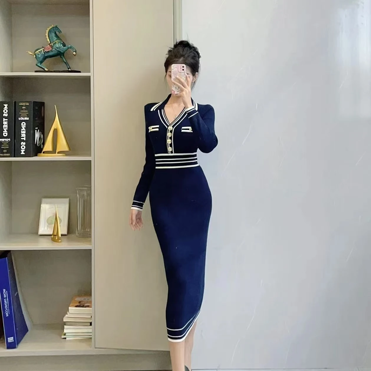

Spring And Autumn New Fashionable Commuter High Quality Knitted Button Collar Collar Splicing Strip Slimming Long Sleeve Dress