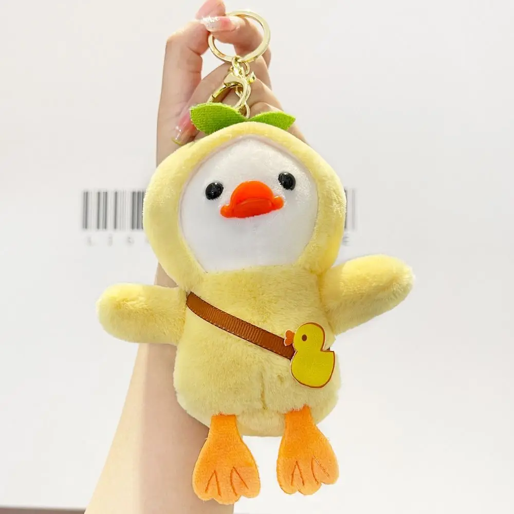 LLavero de felpa de pato de juguete de Anime, colgante de bolsa, simulación de pequeño pato amarillo, colgante de mochila de peluche suave