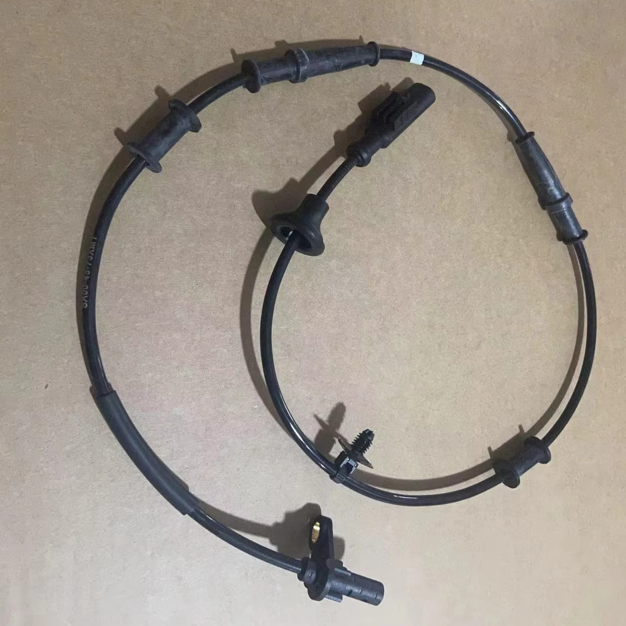 

S7 1.8T Линия датчика ABS переднего колеса Левый и правый автоматические датчики Oe SA11-43-73XM1