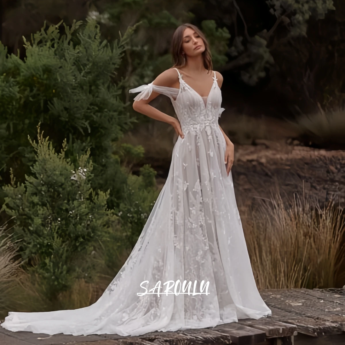 Abiti da sposa in tulle di pizzo avorio per le donne Senza spalline Appliques Abiti da sposa Boho Abito da sposa personalizzato con strascico