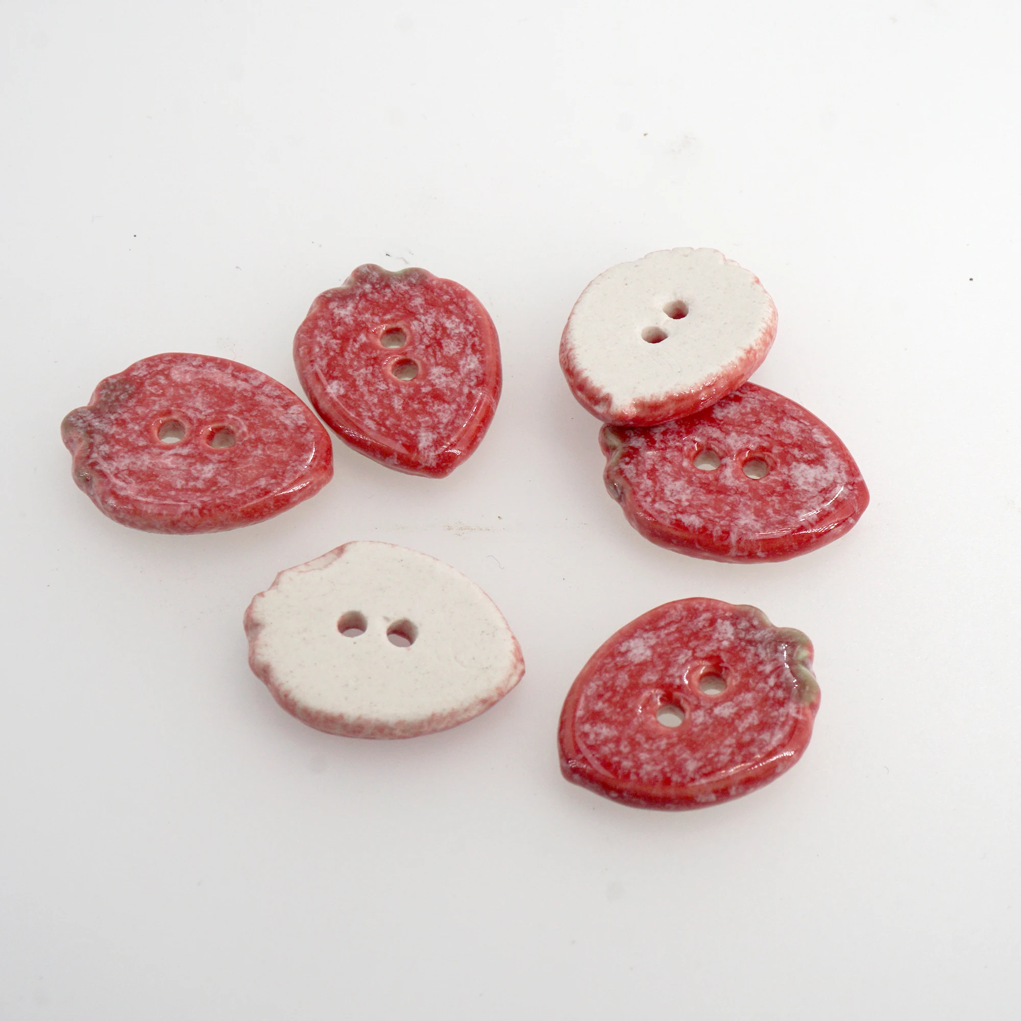 2 قطعة الفراولة السيراميك زر دفتر القصاصات لطيف الزخرفية زر الخياطة الملحقات