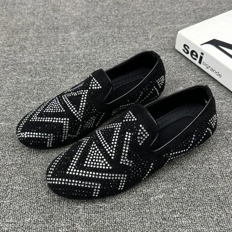 

Красивые жареные уличные мужские туфли в стиле панк со стразами, последние туфли на педалях 2025 года