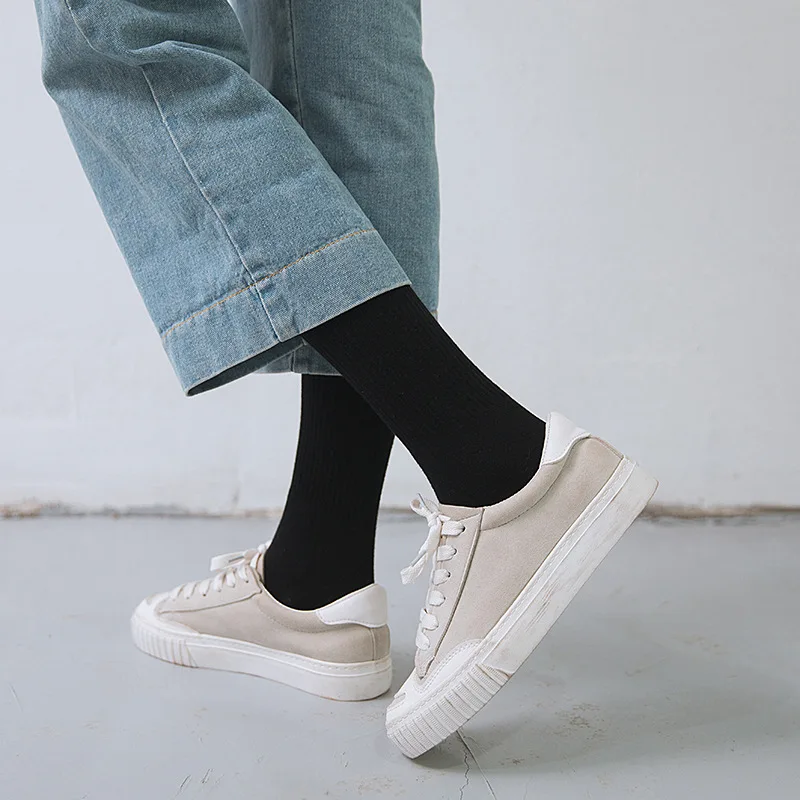 5-Pair Set of Mid-Calf Socks, Autumn and Winter Long Socks, Japanese Style Ins Versatile Trendy Sports Socks, Black and White Slouch Socks for Women