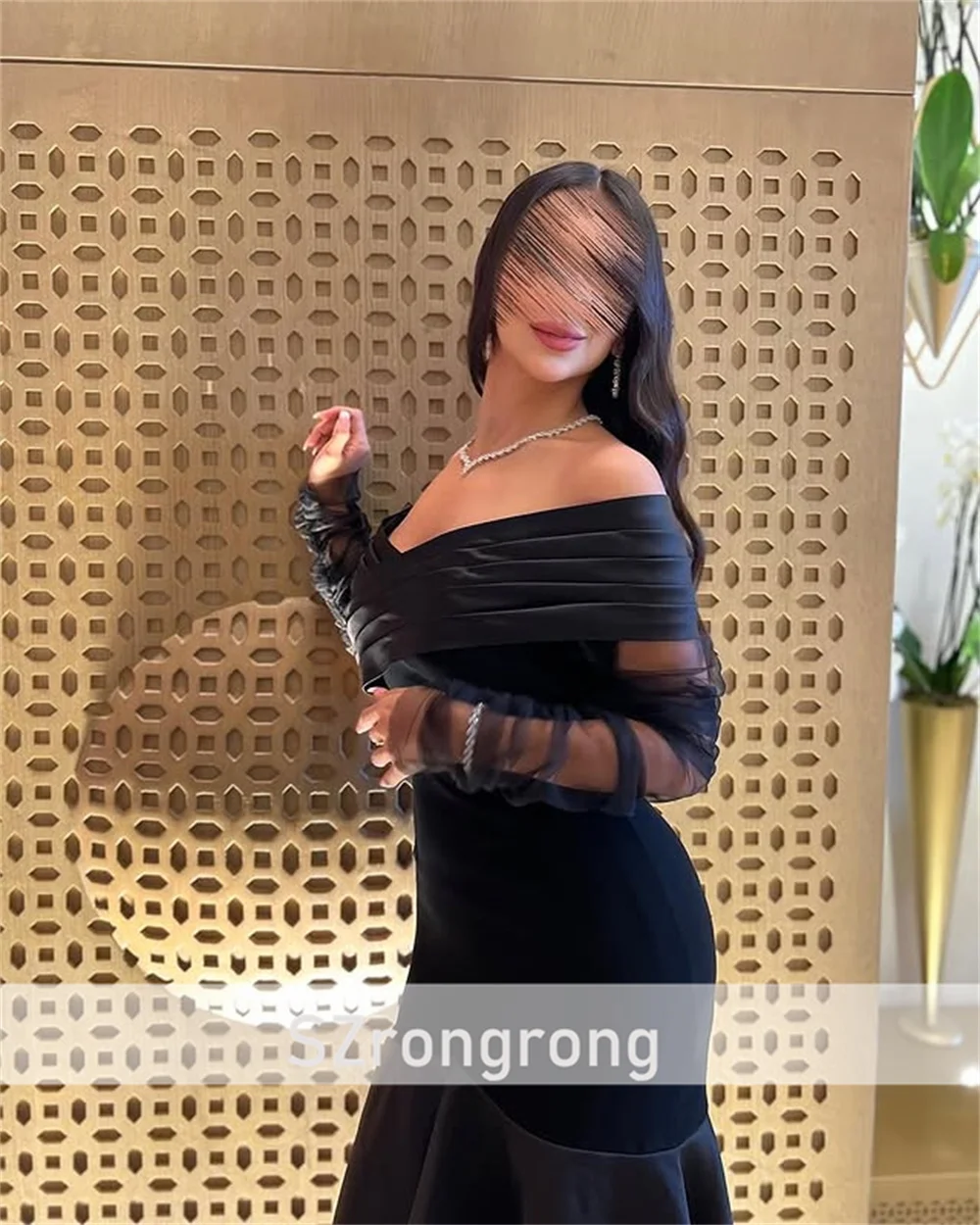 Vestido de noche sencillo plisado de satén con hombros descubiertos, manga larga de ilusión, sin espalda, largo hasta el té, vestido de graduación para novia personalizado