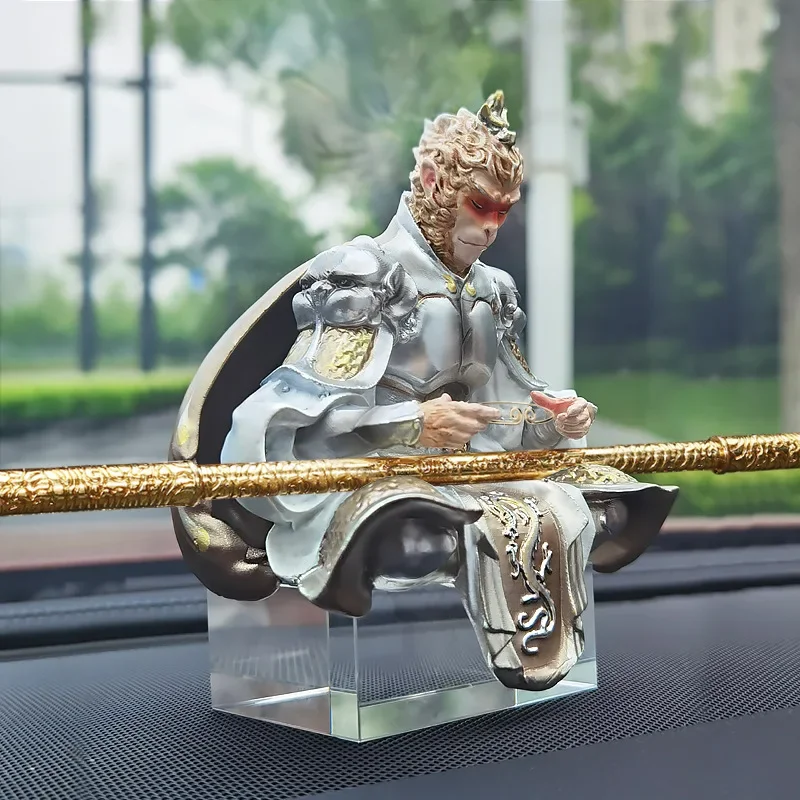 Fight to defeat Buddha creative gift car Monkey King car ornament Qitian Dasheng car decoration