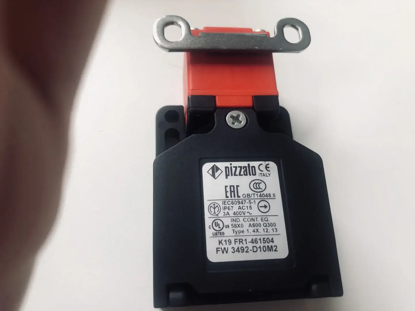 

New original Pizzato FW 3492-D10M2 safety switch