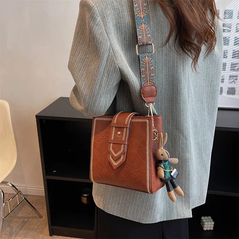 Senior sense of retro small bag female 2024 spring and summer new trend crossbody bag small square bag fashion shoulder bag