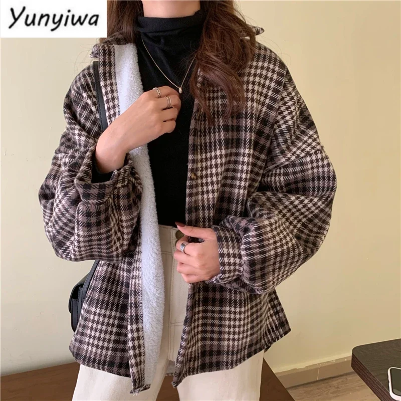 Warm Women Plaid Shirt Winter Thick Velvet Lining Loose Long Sleeve Ladies Blouse Turn Down Collar Vintage Blusas De Mujer