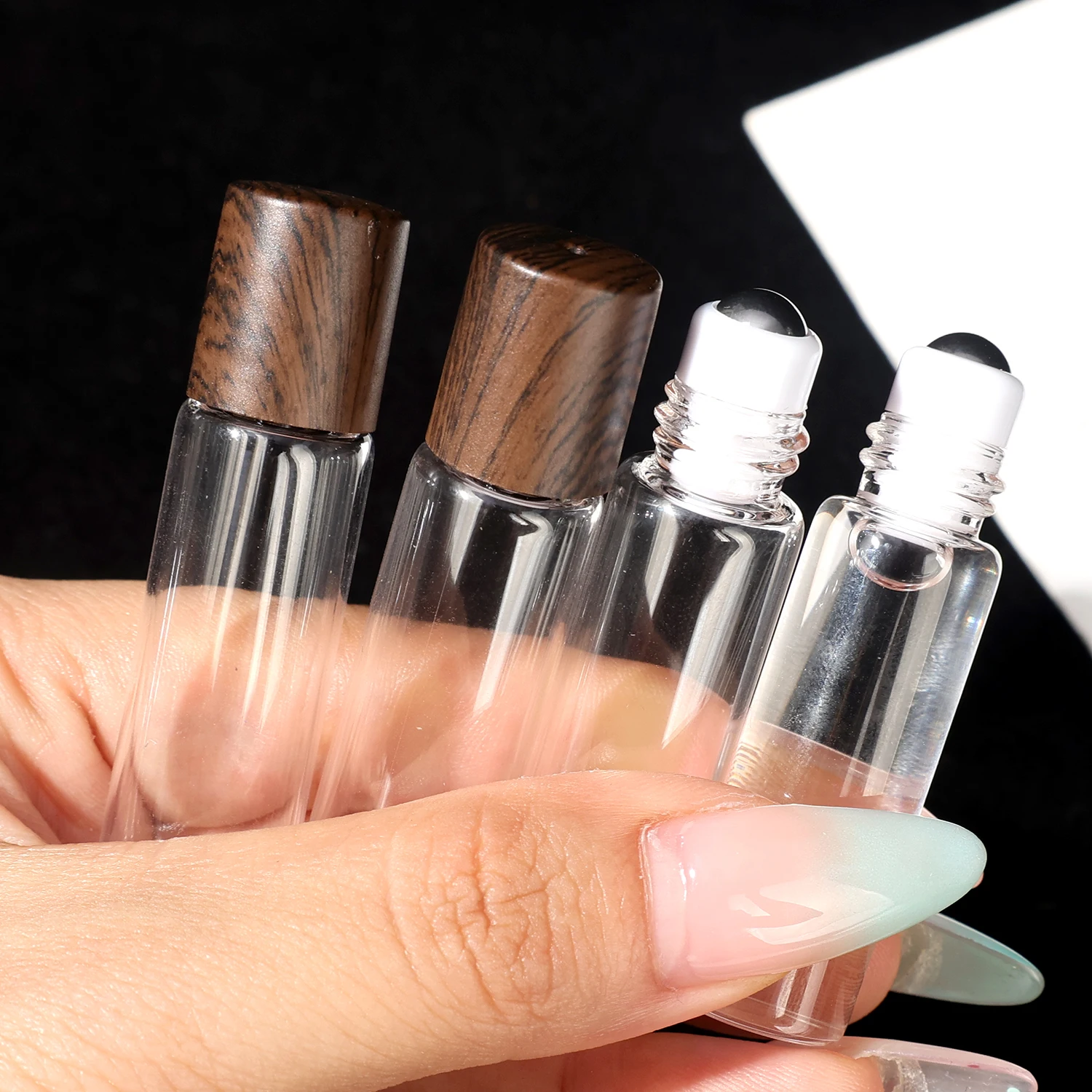 1/2/3/5ml Bottiglie vuote in vetro per olio essenziale Contenitore cosmetico Roll on Bottiglia riutilizzabile in vetro Strumento ricaricabile con coperchio in legno