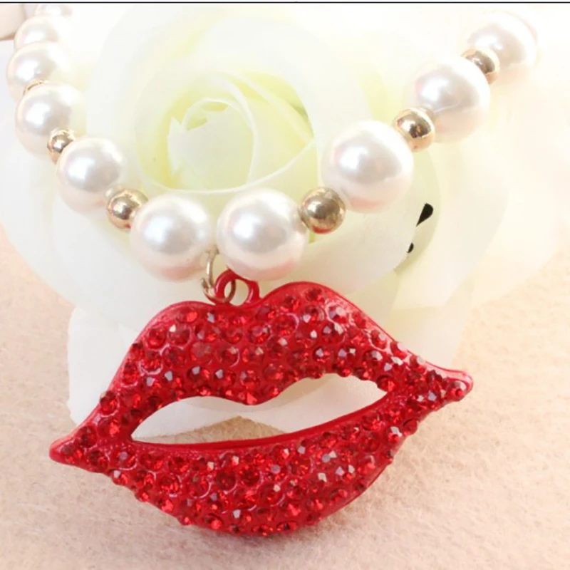 Luxury Sexy Flaming Red Lips Necklace For Women Party Anniversary Fashion Trend Full Bore Pearl Sweater Chain Trending Products