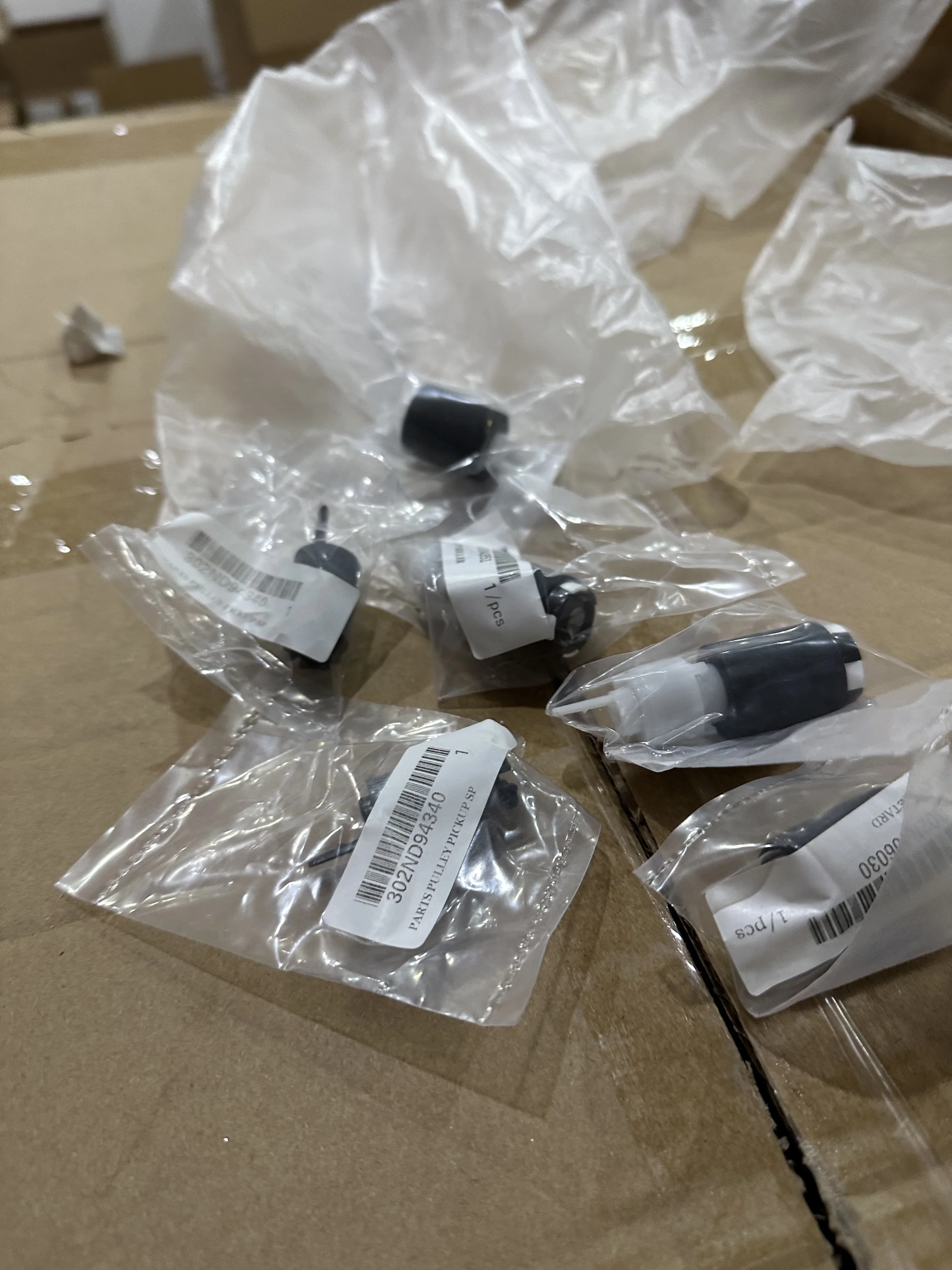 

20X 302N406030 302ND94340 302ND94350 Ролик подачи захвата для Kyocera 4002i 5002i 6002i 4052ci 5052ci 6052ci 2552ci 3252ci 3552ci