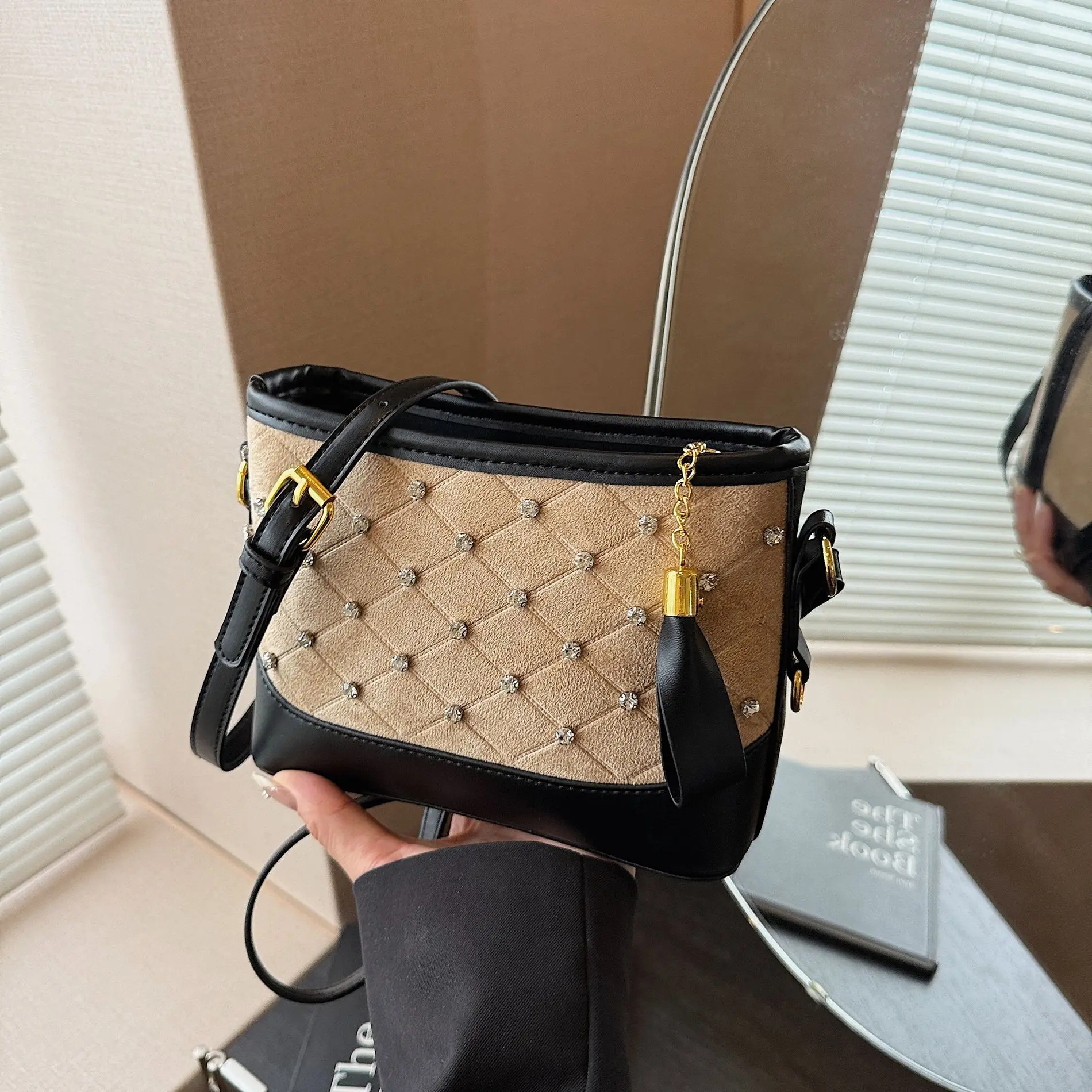 

2025 стеганая цепочка Hobo, повседневная сумка через плечо для женщин, универсальная сумка на плечо, богемная сумка-тоут «день-ночь», модная сумка на ремне ​