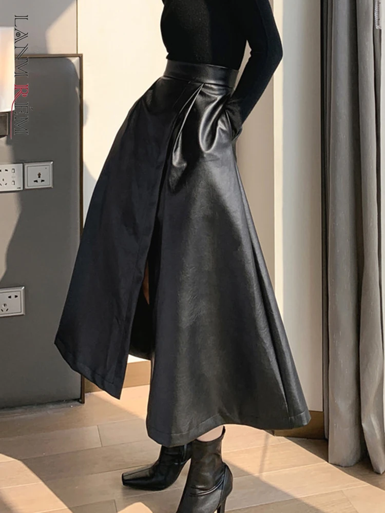 

[LANMREM] Black High Waist Leather Split Skirts For Women A-line Vintage Office Lady Fashion Loose Skirt 2023 Autumn New 26D1218