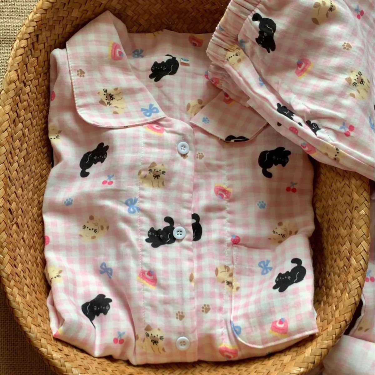 

New Arrival Polka Dot Black Sleepwear Double Layer Cotton Long Sleeve Turn-down Collar Home Clothes Adorable Cartoon Design