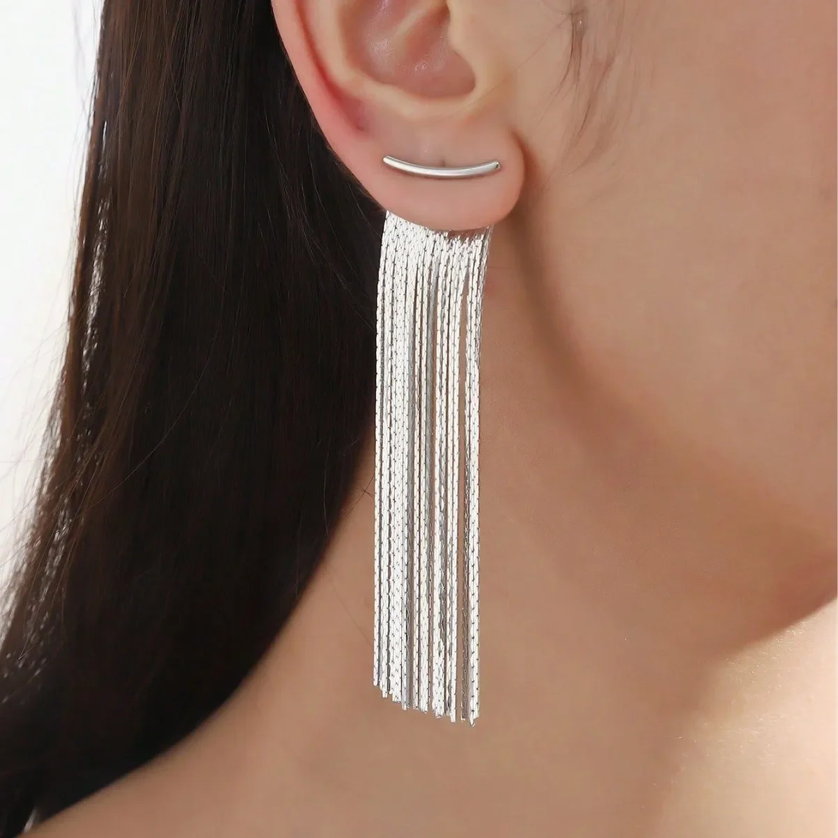 Ladies' Fashionable Tassel Unique High-End Earrings Suitable for Daily Wear, Gatherings, and Holiday Gifts