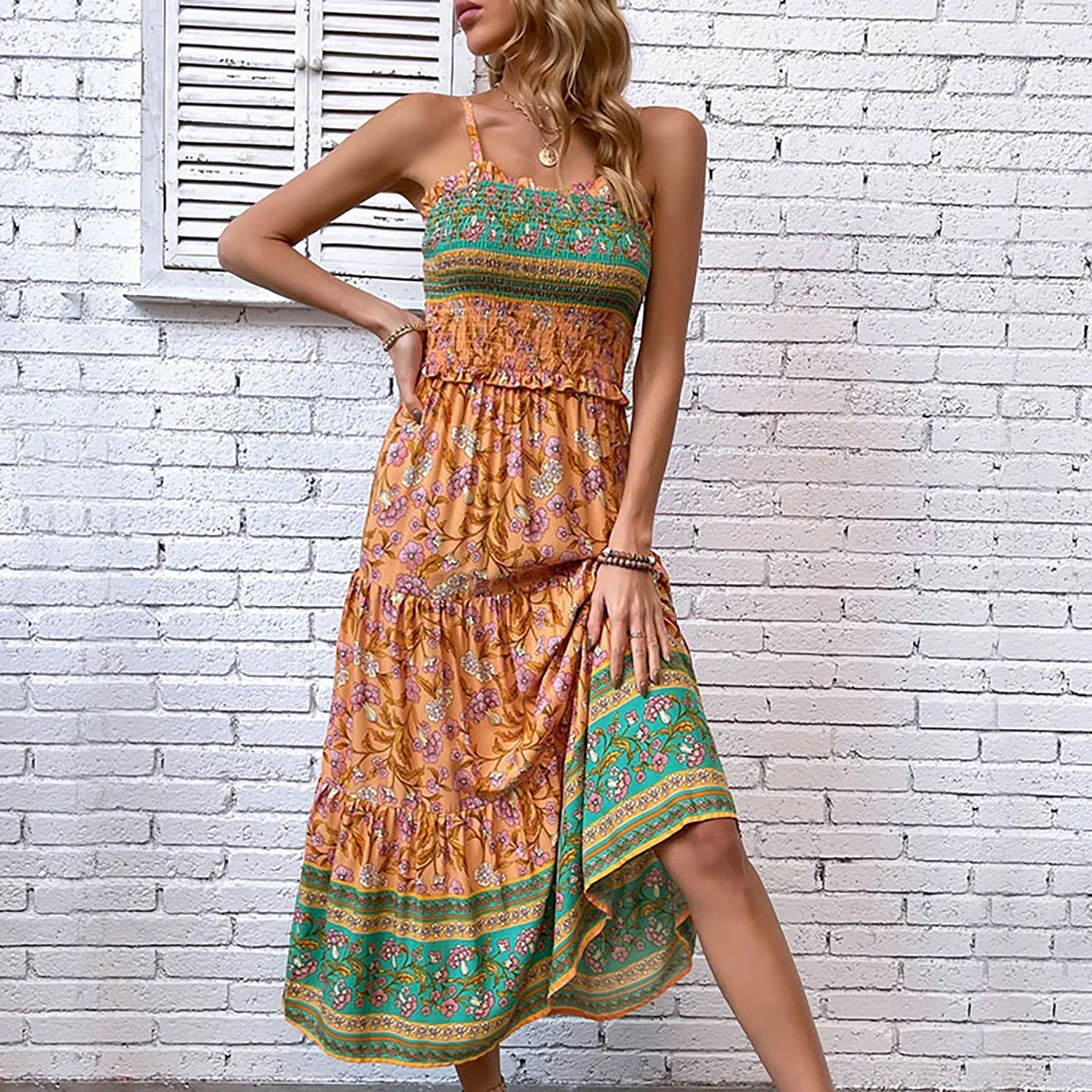 Vestido de verano bohemio para mujer con estampado floral colorido, top fruncido y falda con volantes – Rayón transpirable para la playa