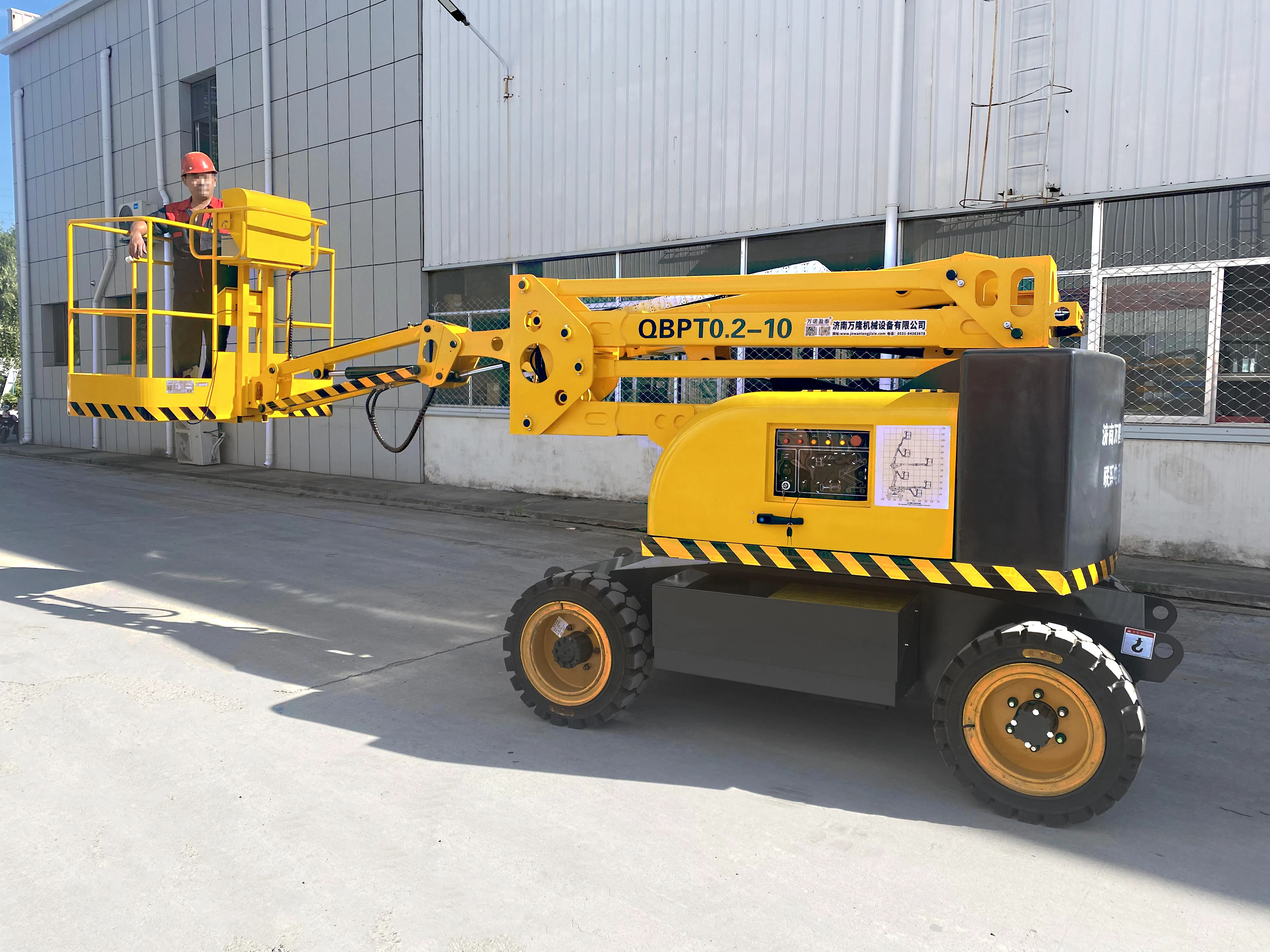 20M Multi Joint Articulating Boom Lift Aerial Work Platform Triple Hinge Arm Design for Complex Positioning