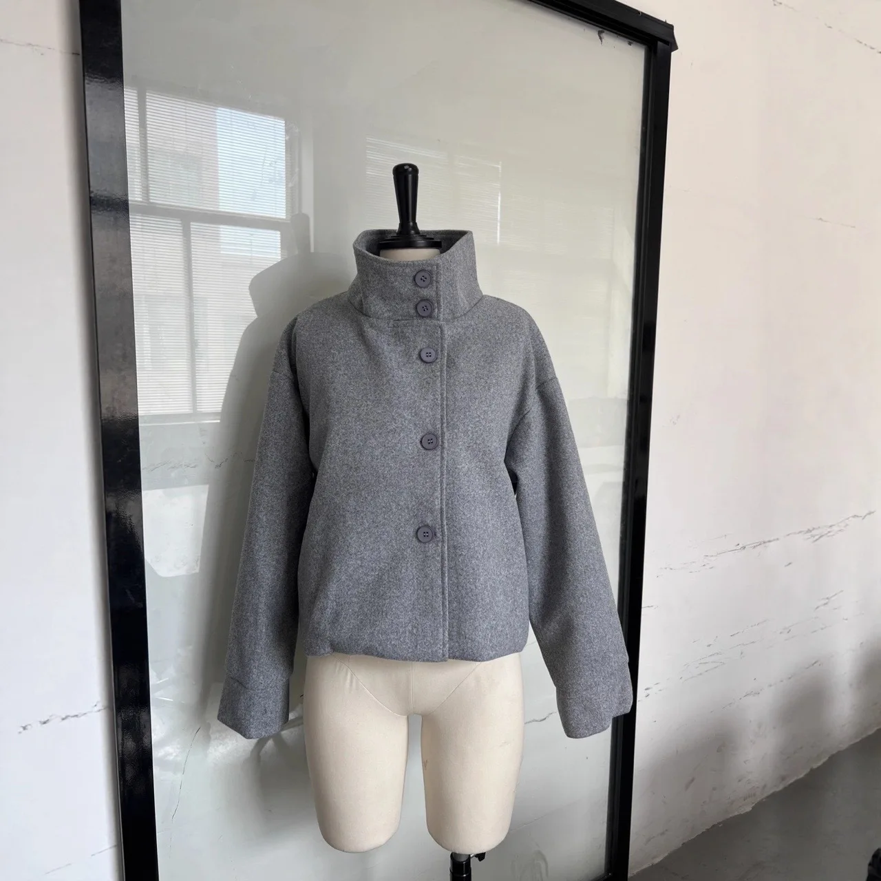 2026 Spring Summer New Women Fashion Elegant Desin Solid Color Stand Collar Buttoned Short Loose Tweed Coat