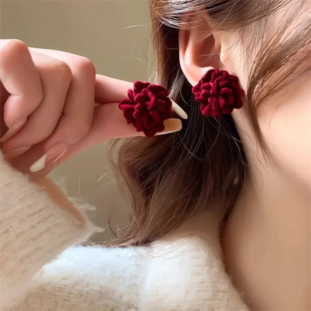 Charm Retro Wine Red Flocked Rose Flowers Camellia Stud Earrings for Women Fashion Temperament New Year Atmosphere Jewelry Gifts