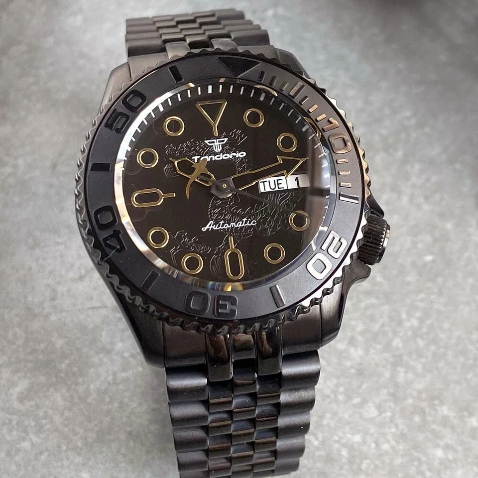 

41 мм NH36 Черный Тотем Дракона Популярные Часы Tandorio День/Дата Сапфировое Стекло Ретро Черный PVD SKX Мужской Автоматический Керамический Безель