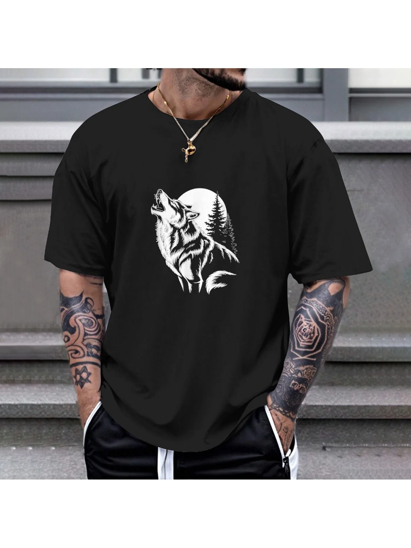 

Wolf Howling at Moon T-Shirt - 180gsm Cotton, S-XXXL Black White Camping Outdoor Tee