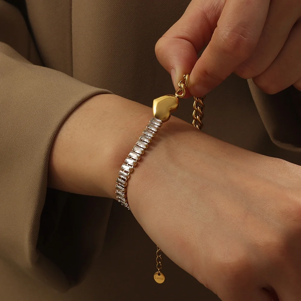 Conjunto de joyería de acero inoxidable Ins Trend, aros para las orejas de corazón dorado y plateado de dos tonos, cadena cubana circular, pulseras con dijes de corazón para mujer