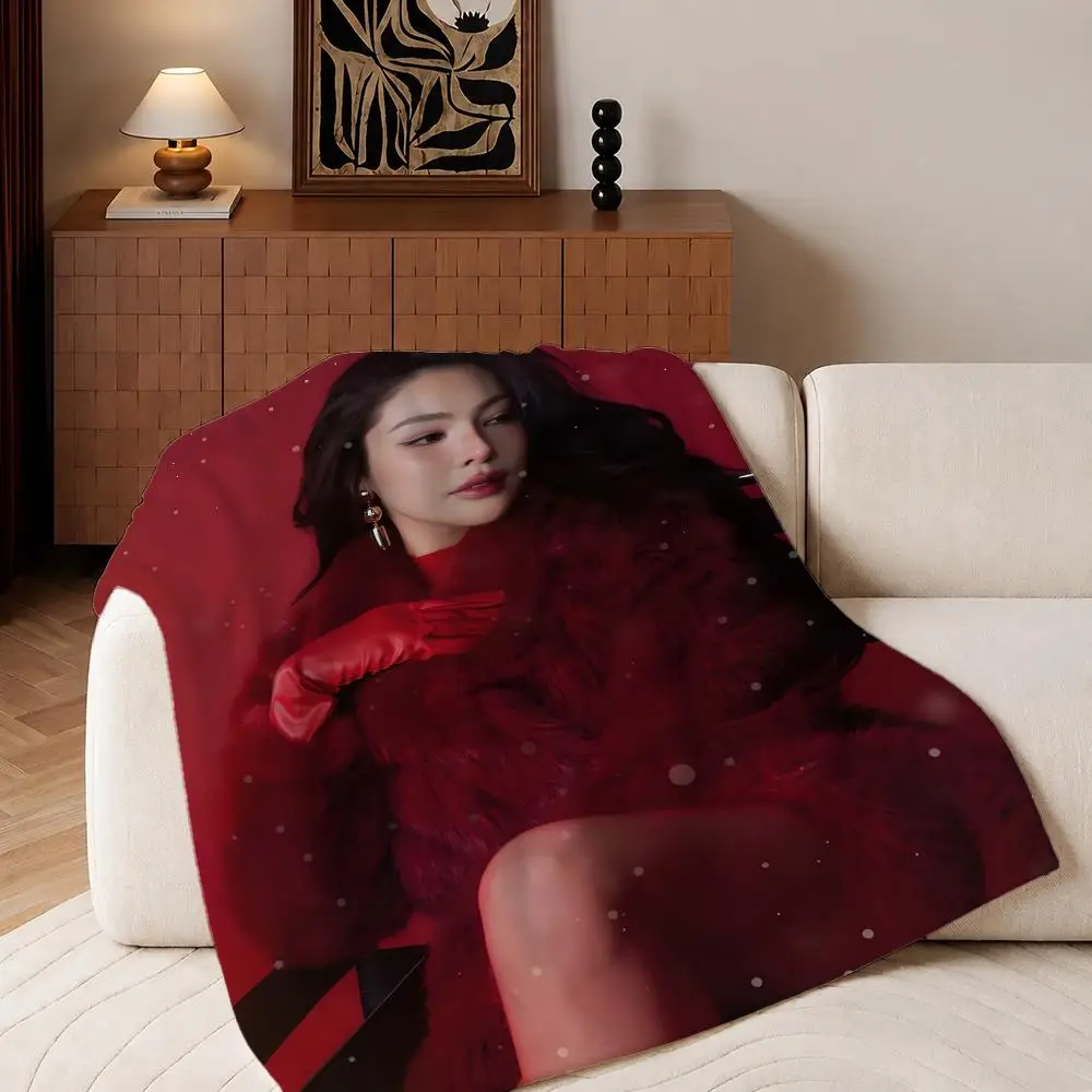Actor Faye Peraya Malisorn Throw Plush Flannel Throw Blanket, Sofa Bed Travel Picnic Home Textile Decor