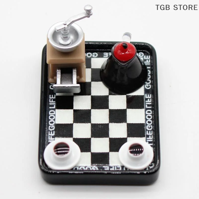 

1 комплект, миниатюрная кофемолка, черно-белая клетчатая обеденная тарелка, набор моделей, аксессуары, игрушка для ролевых игр