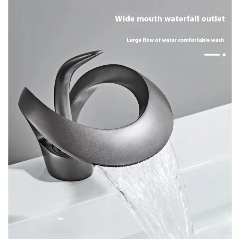 

All-copper Waterfall-style Washbasin Luxurious Hot and Cold Water Toilet Countertop Modern Classic Single-hole Basin Faucet