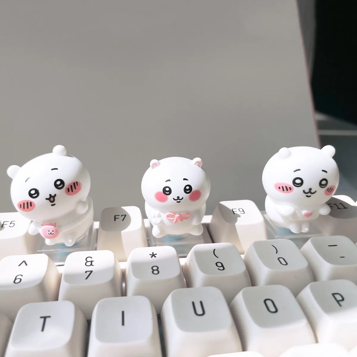 Cute Chiikawa Usagi Momonga Resin Replaceable Light Keycap for Mechanical Keyboard Kawaii Anime Cartoon Holiday Gifts Toys view 5