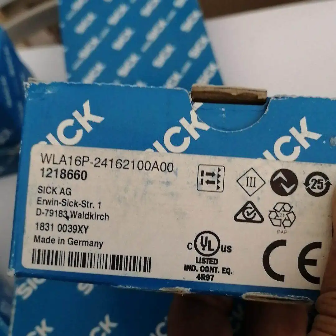 Imported Sick WLA16P-24162100A00 mirror-reflection type photoelectric sensor. In stock item number 1218660.