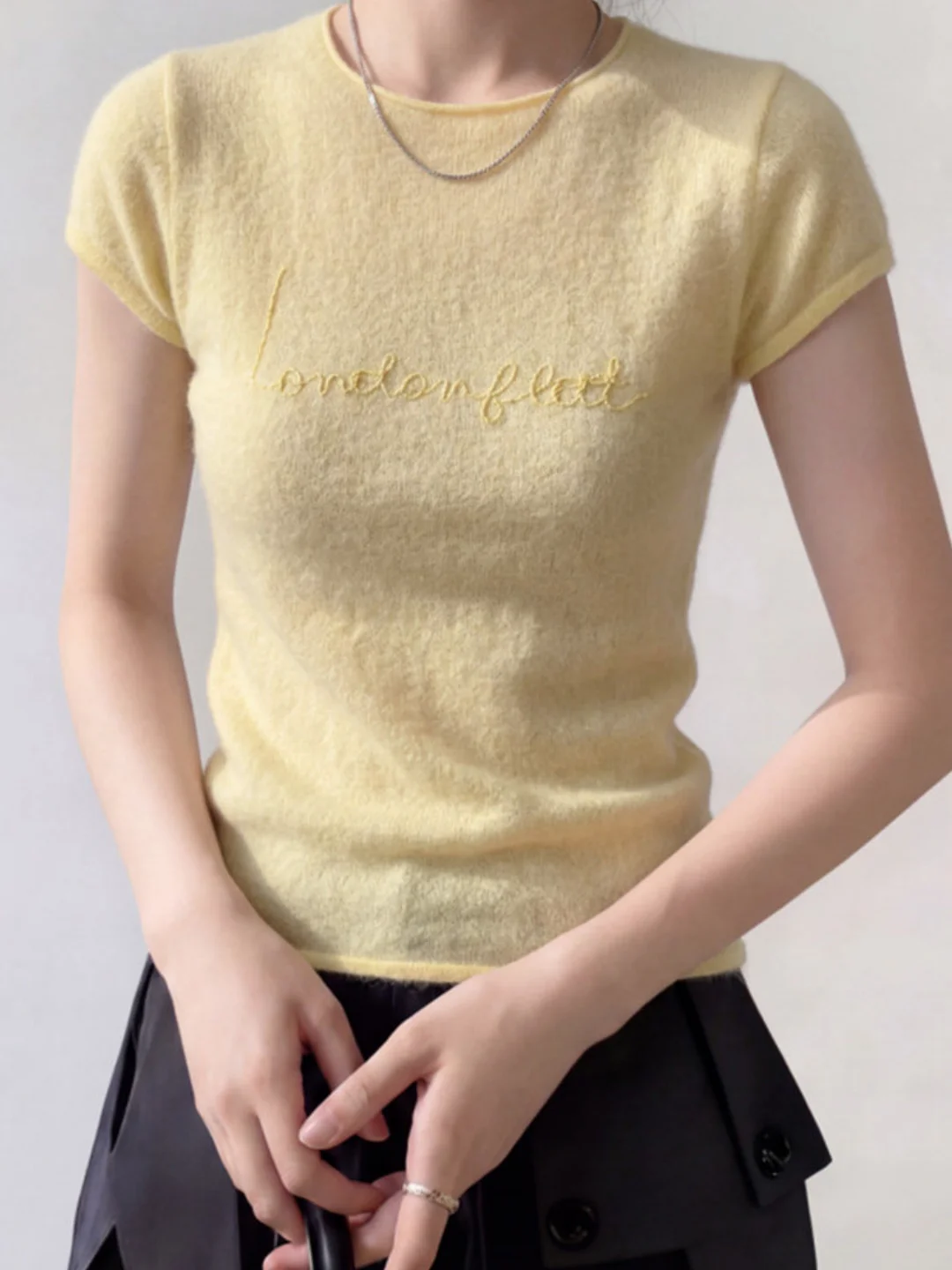 

Unique Yellow Embroidered Short Sleeve T-Shirt Women's Summer Beautiful Design Knitted Ice Silk Top Korean Style Breathable