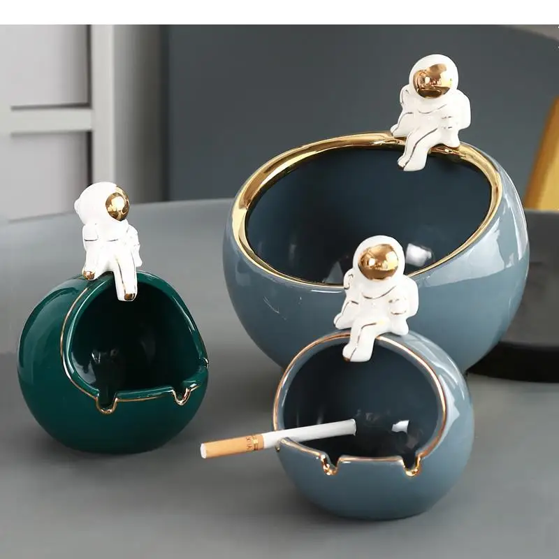 Ceramics Astronaut Planet Desktop Storage Organization Pen Holder Candy Snacks Lovely Human Sculpture Modern Home Decoration