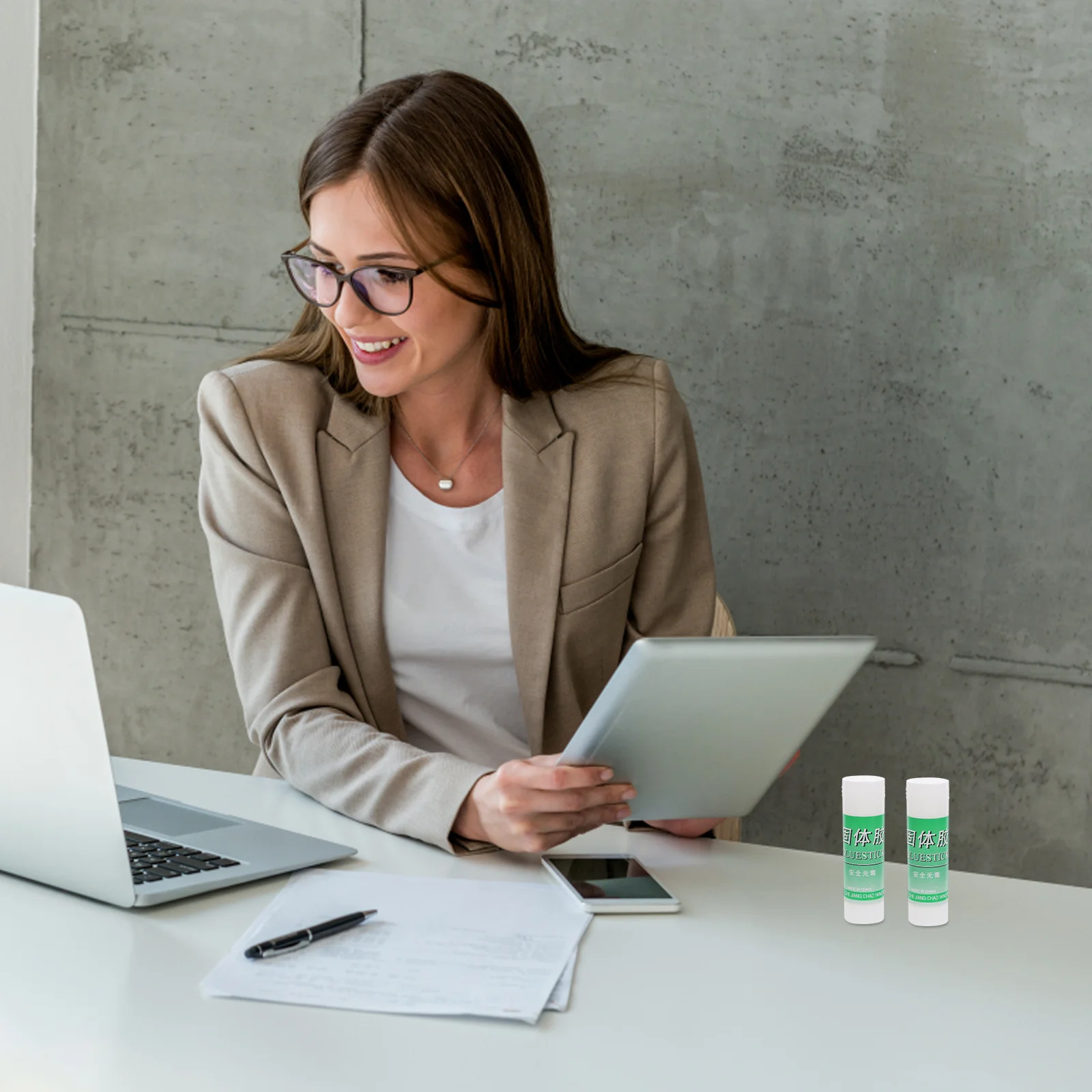 

2Pcs Solid Glue Sticks All Purpose White Sticky Adhesive for School Projects Office Supplies Craft Work Office Adhesive Glue