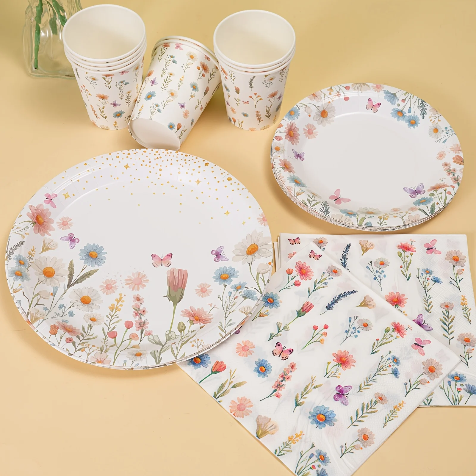 Ensemble de vaisselle jetable à thème printanier fleurs sauvages et papillons, assiettes, gobelets et serviettes en papier à motifs floraux pour la décoration de fêtes d'anniversaire, de mariages, de