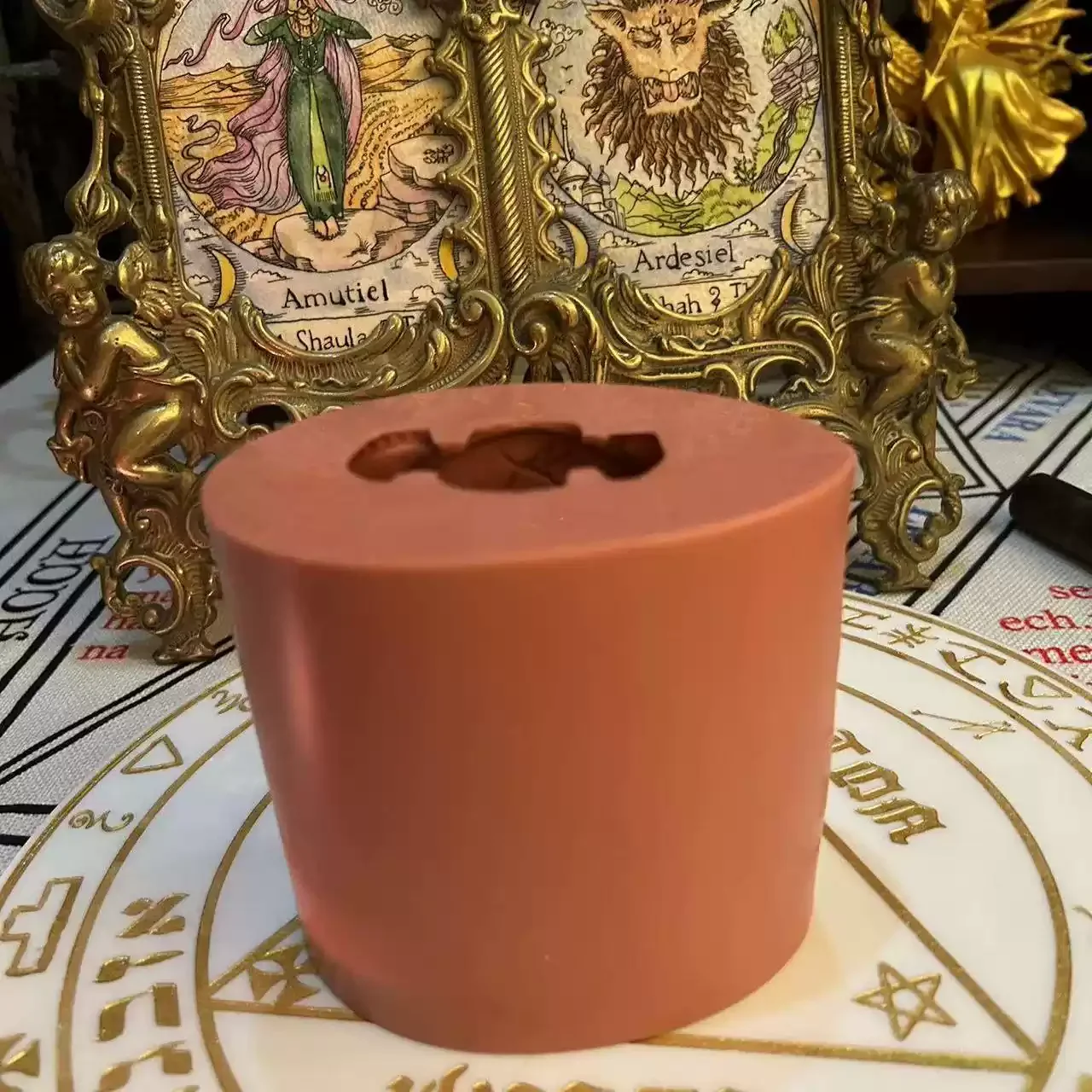 

Manifest Love & Romance 3D Silicone Mold for Spell Magic Candle Making，Love Attraction Candle Mold