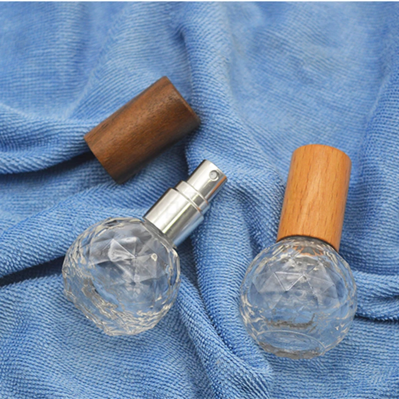 

50pcs 10ml Glass Refillable Perfume Bottle Cosmetic Container Beech Lid Empty Spray Atomizer Walnut Cover Travel Sub-bottle