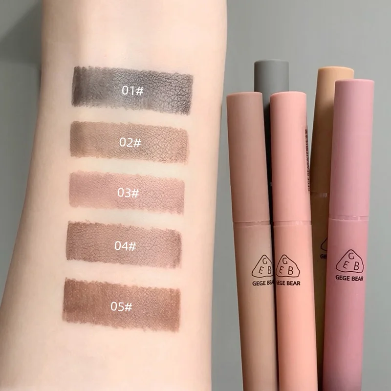 Gege Bear リキッド アイライナーは、一度に形状を完璧に整えることができます。 初心者でも大きな目を描くことができます。このアイライナーは必須で、目を大きく見せるのが簡単です。