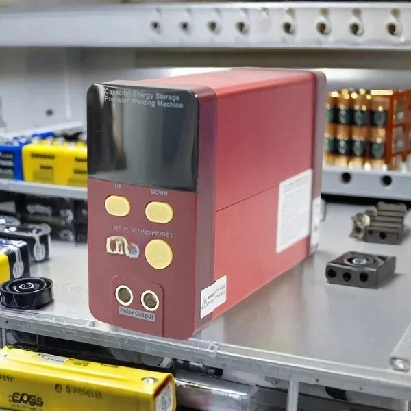 

Импульсный сварочный аппарат Glitter 801D для точечной сварки аккумуляторов, используемый для сварки литиевых аккумуляторных блоков 18650 и накопителей энергии на конденсаторах