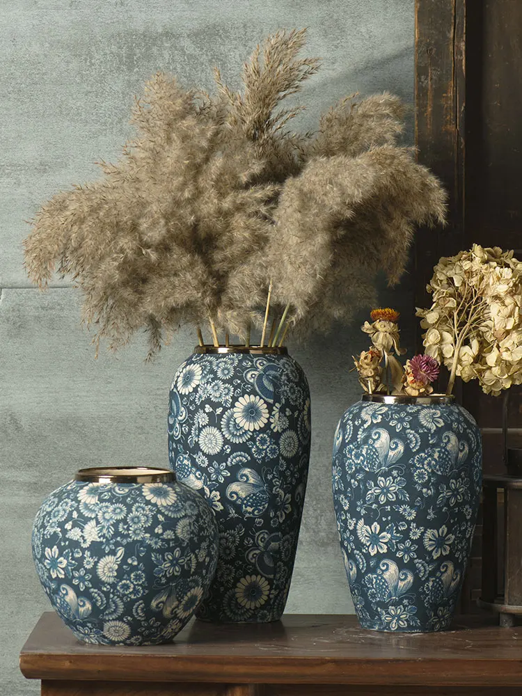 

Jingdezhen ceramic blue-and-white table decorations hand-painted flower arrangement dried flower retro ornaments