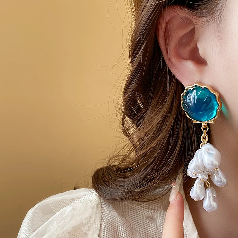 Maple Leaf Imitation Pearl Fringe Dangle Earrings Women Exaggerated Niche Personality New Earring Retro Temperament Jewelry K-