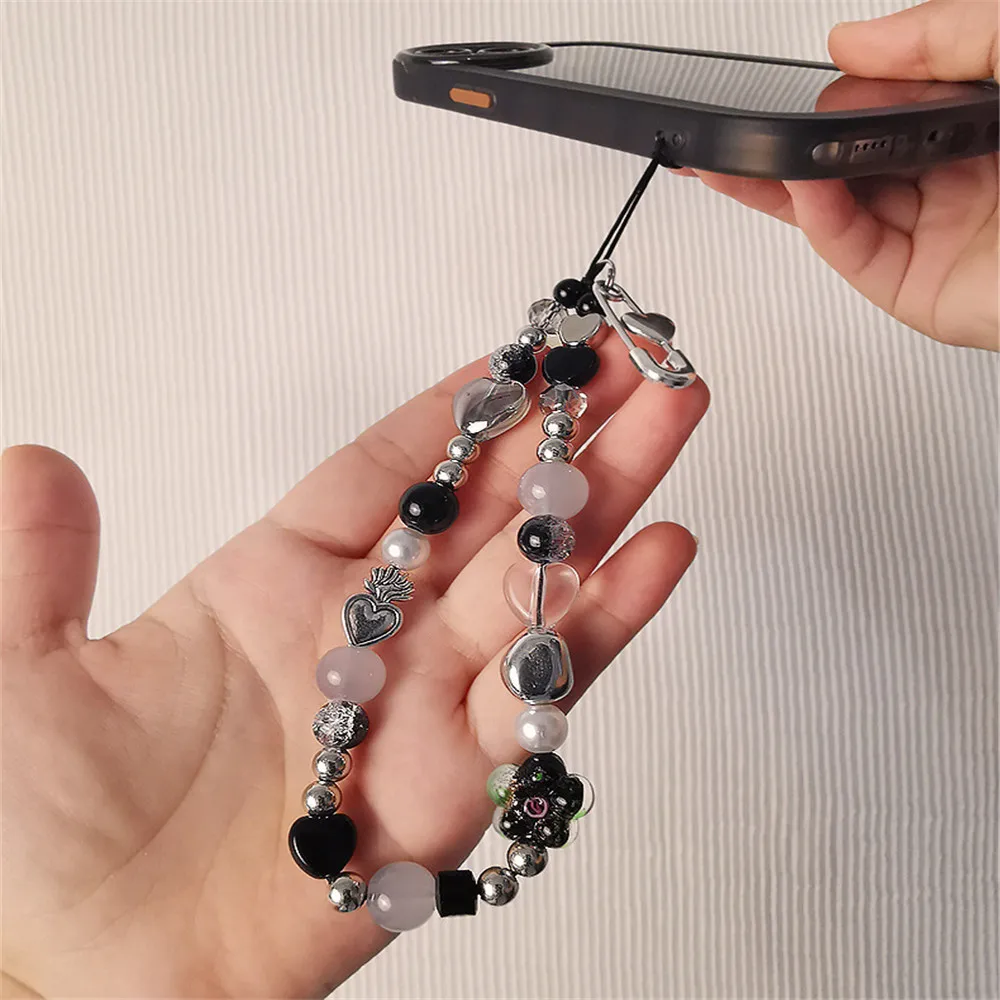 Black and White Smartphone Rope Acrylic Beaded Mobile Phone Lanyard Headphone Camera Pendant Trendy Heart Charm Strap Keychain