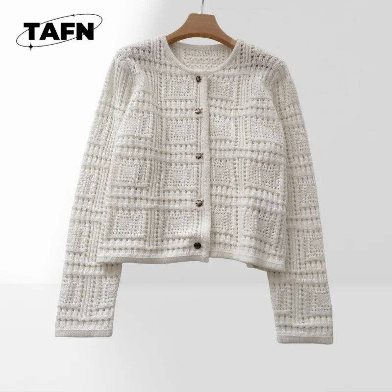 

Women's Premium Retro-Inspired Cashmere Cardigan – Stylish and Cozy for 2025 Retro Design for Casual Comfort AG3175